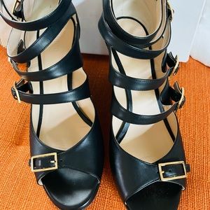 CHLOÉ
Leather Wedge Sandals